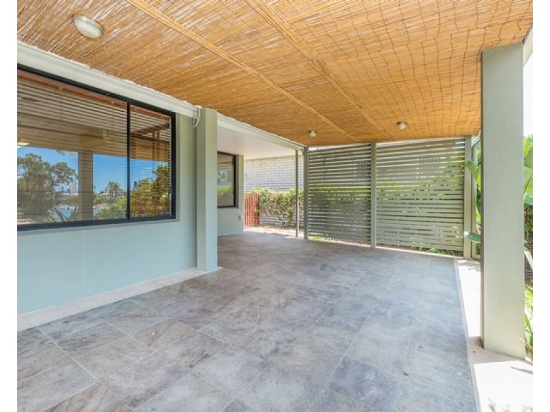 5 Bermuda Street, Broadbeach Waters QLD 4218