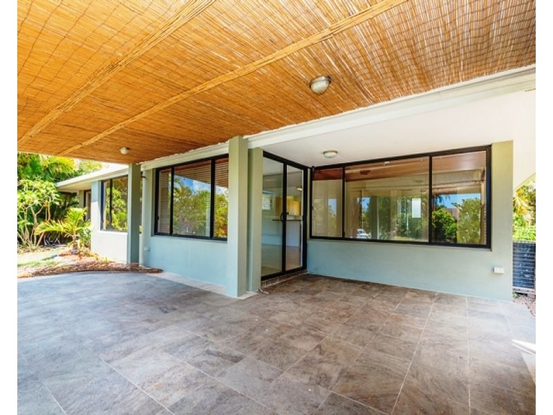 5 Bermuda Street, Broadbeach Waters QLD 4218