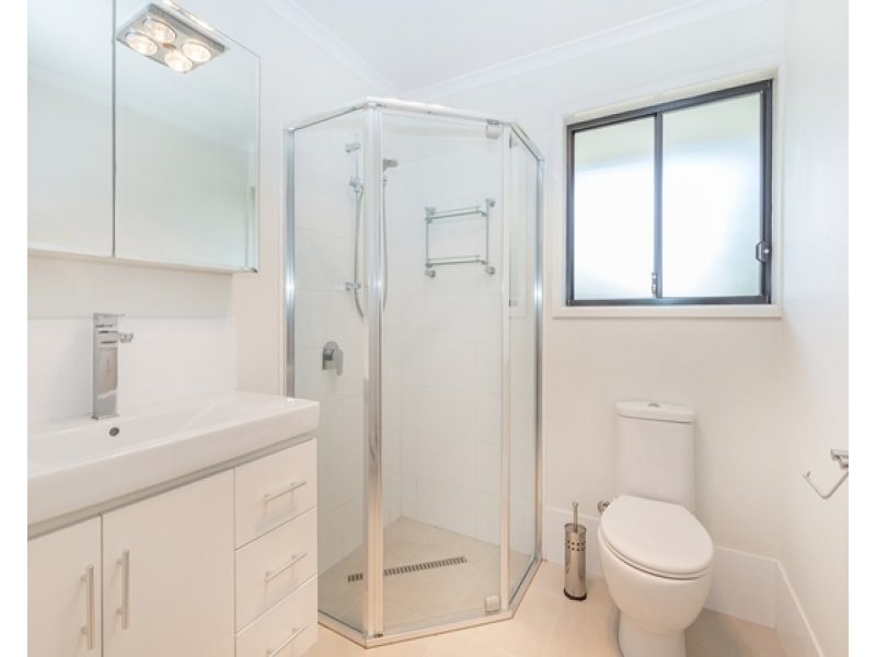 5 Bermuda Street, Broadbeach Waters QLD 4218