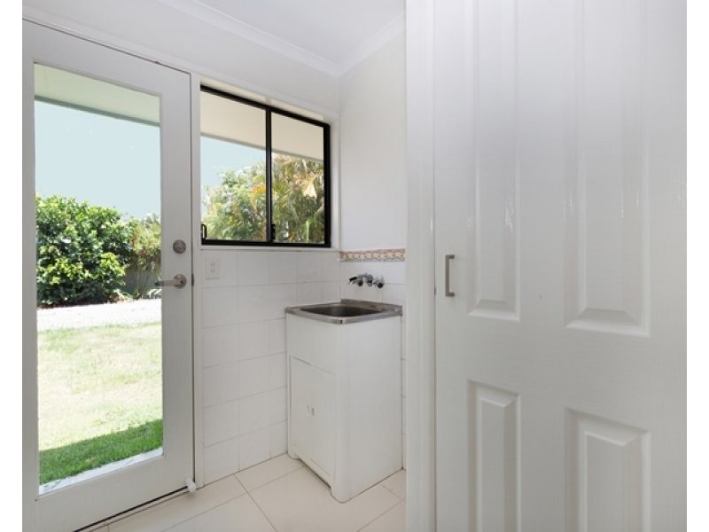 5 Bermuda Street, Broadbeach Waters QLD 4218