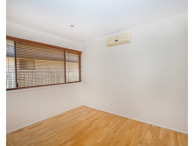 5 Bermuda Street, Broadbeach Waters QLD 4218