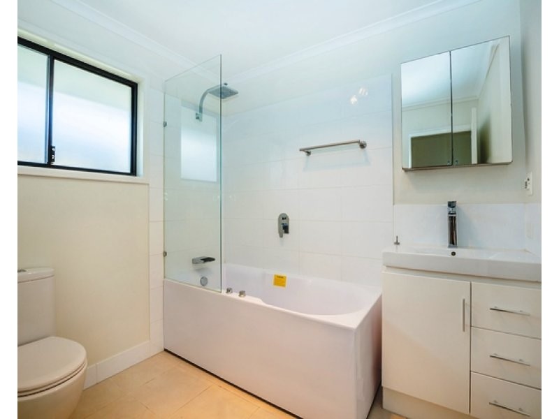 5 Bermuda Street, Broadbeach Waters QLD 4218