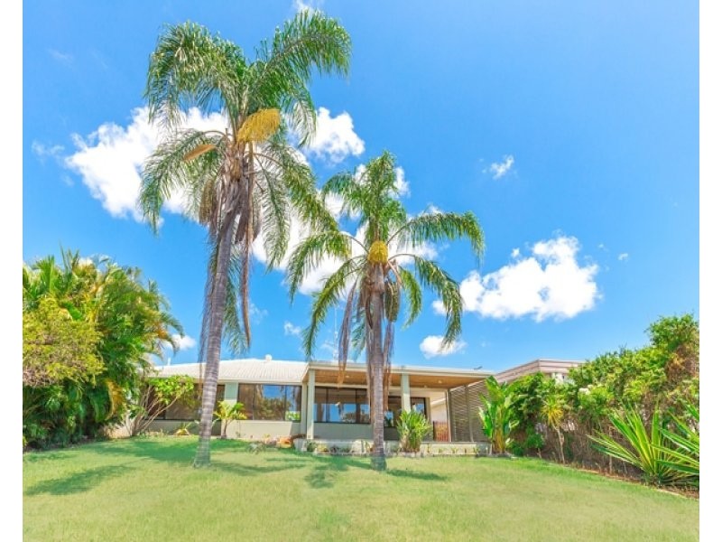 5 Bermuda Street, Broadbeach Waters QLD 4218