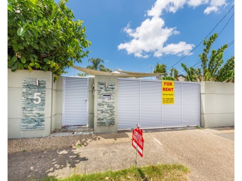 5 Bermuda Street, Broadbeach Waters QLD 4218
