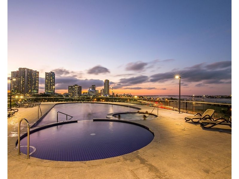 1906/2 Como Crescent, Southport QLD 4215