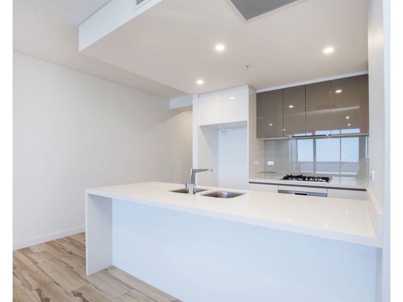 3112/2 Como Crescent, Southport QLD 4215