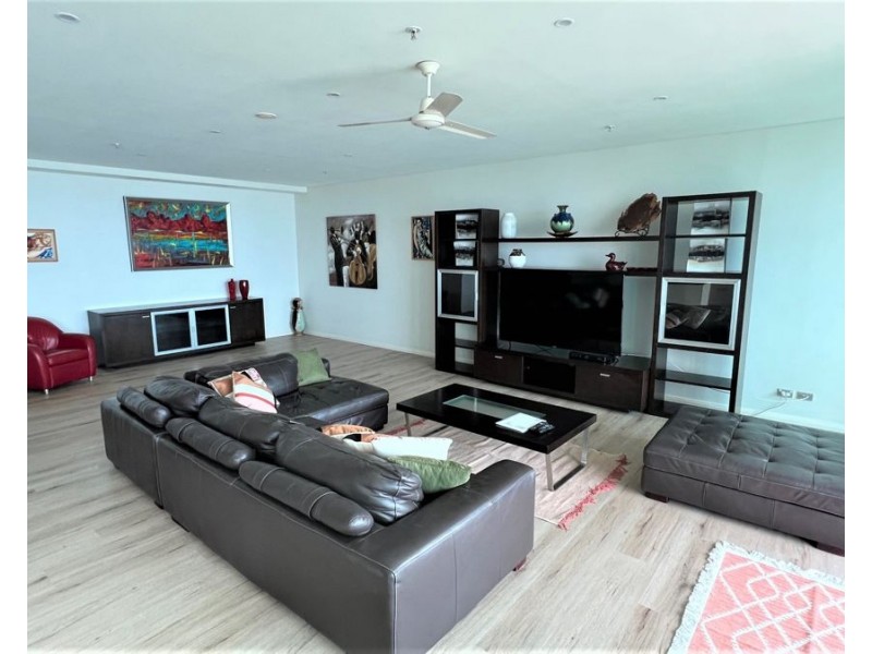 1 Como Crescent, Southport QLD 4215