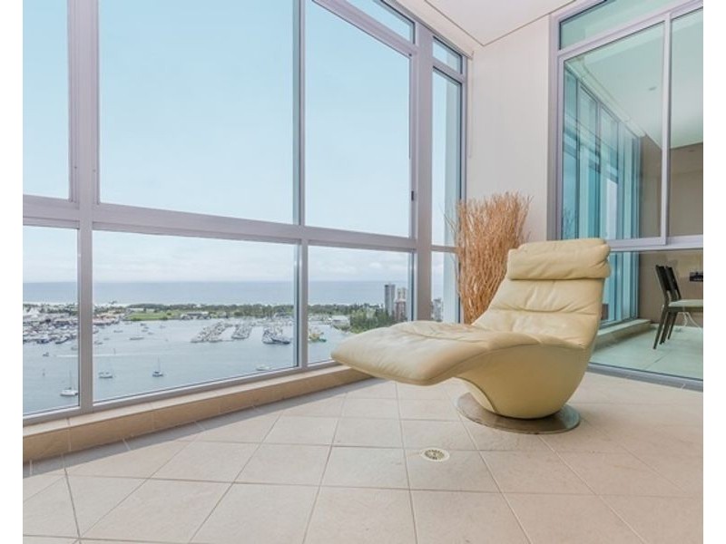 1 Como Crescent, Southport QLD 4215