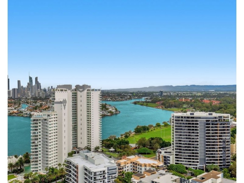 1 Como Crescent, Southport QLD 4215