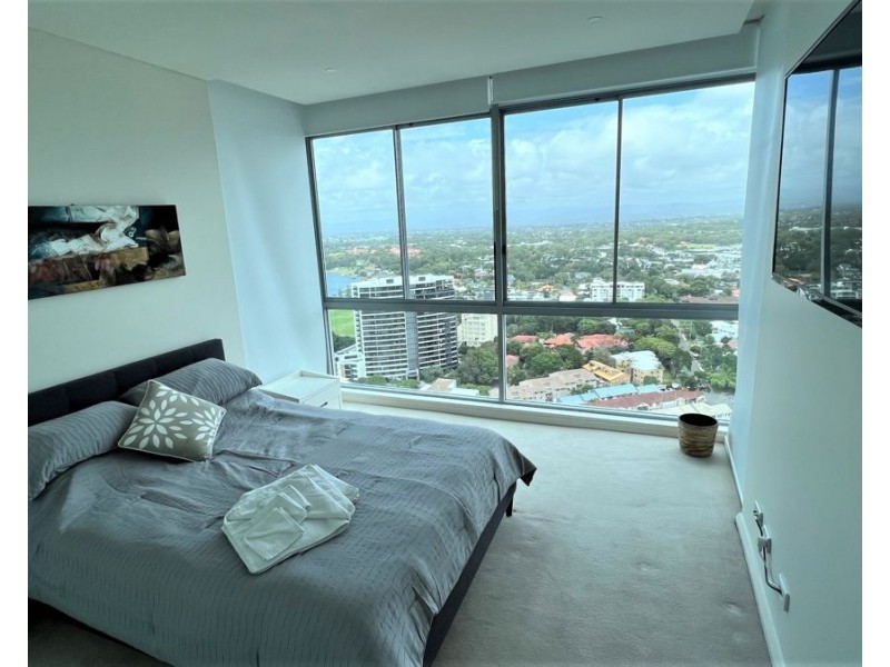 1 Como Crescent, Southport QLD 4215