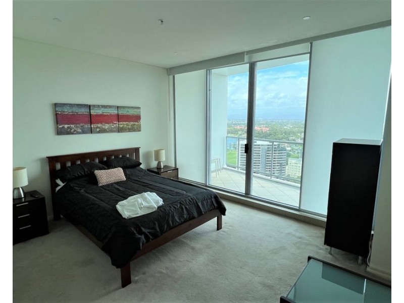 1 Como Crescent, Southport QLD 4215