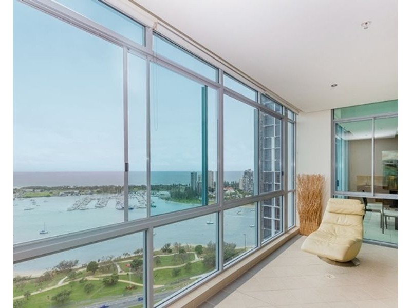 1 Como Crescent, Southport QLD 4215