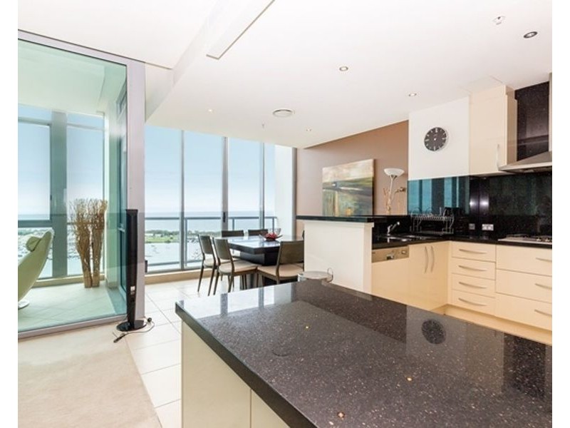 1 Como Crescent, Southport QLD 4215