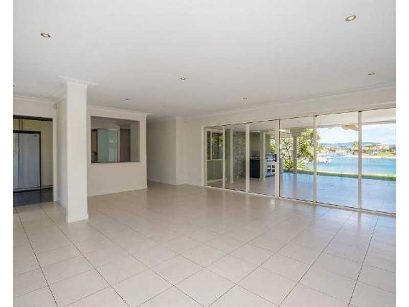 28 Bermuda Street, Broadbeach Waters QLD 4218