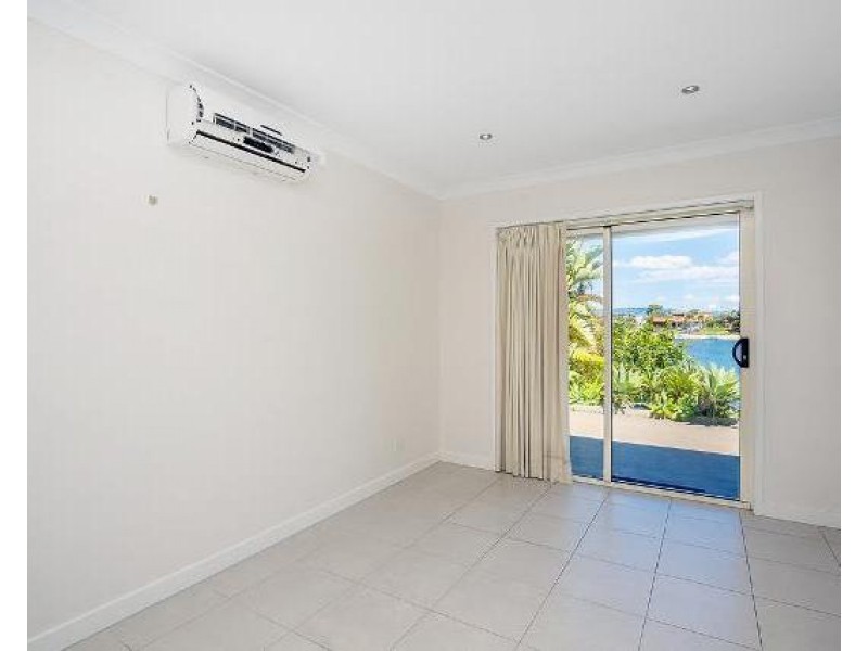 28 Bermuda Street, Broadbeach Waters QLD 4218