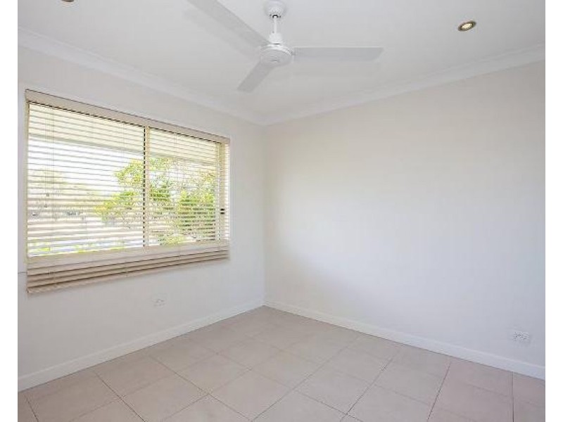 28 Bermuda Street, Broadbeach Waters QLD 4218