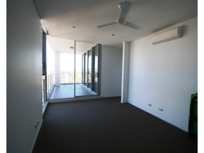 4 Como Crescent, Southport QLD 4215