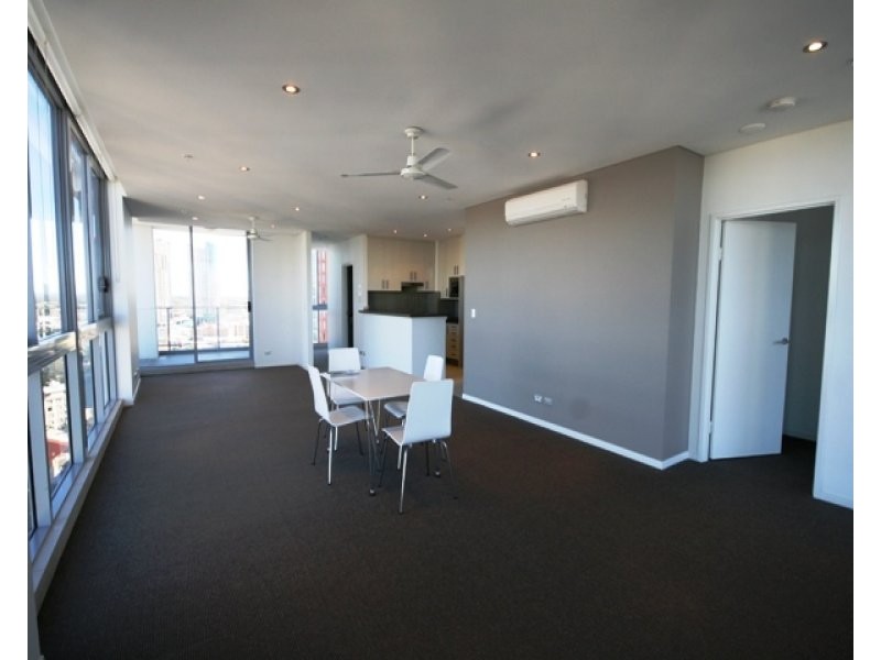 4 Como Crescent, Southport QLD 4215