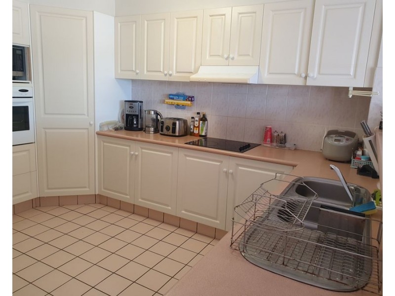 12 Dalpura Street, Chevron Island QLD 4217