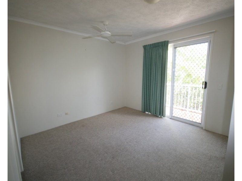 12 Dalpura Street, Chevron Island QLD 4217