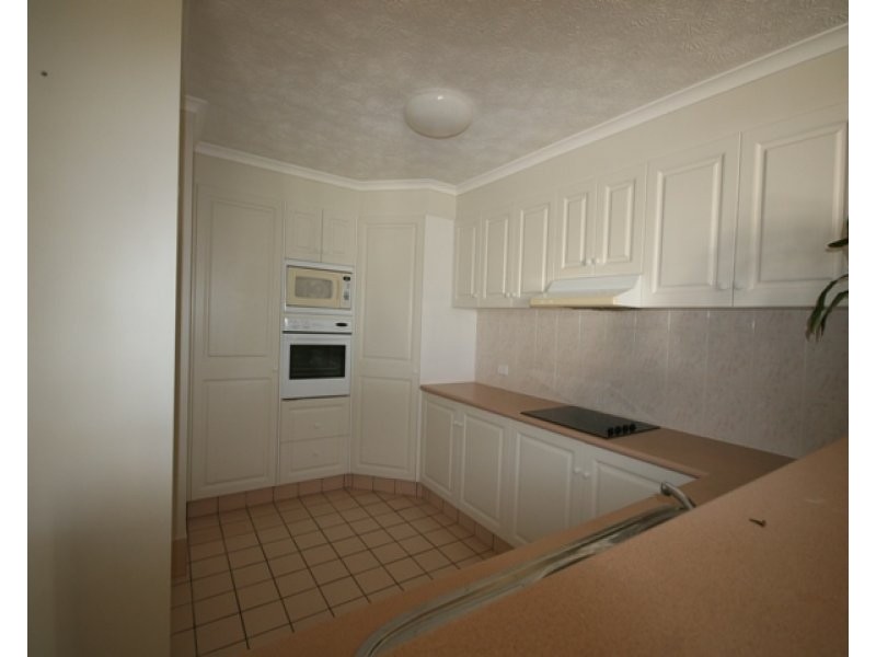 12 Dalpura Street, Chevron Island QLD 4217