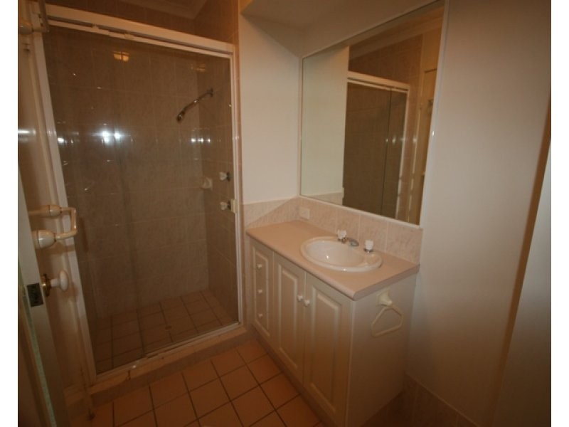 12 Dalpura Street, Chevron Island QLD 4217