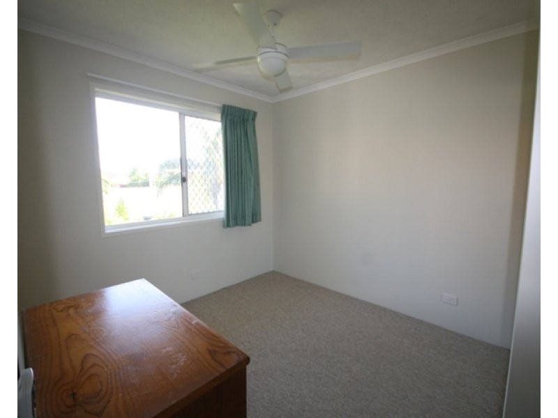 12 Dalpura Street, Chevron Island QLD 4217