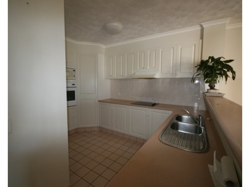 12 Dalpura Street, Chevron Island QLD 4217