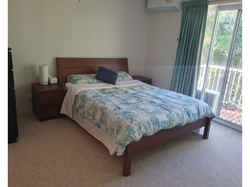 12 Dalpura Street, Chevron Island QLD 4217