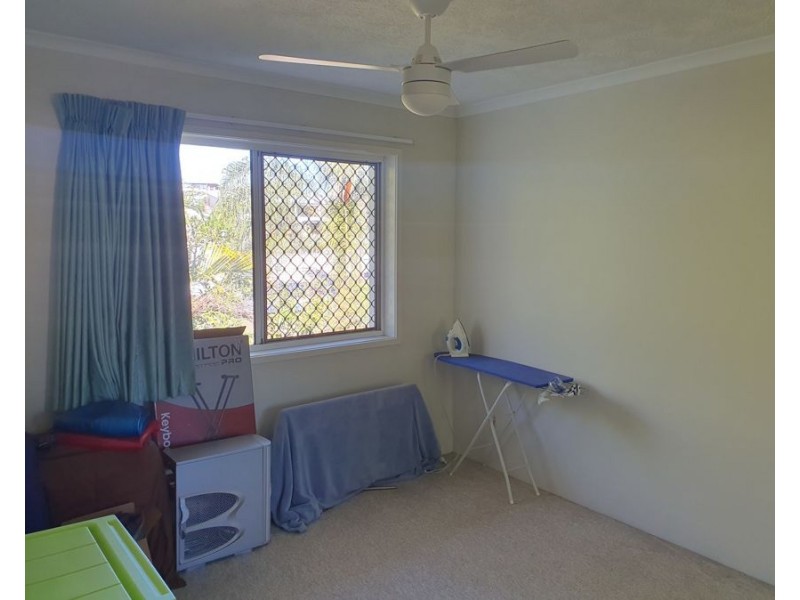 12 Dalpura Street, Chevron Island QLD 4217