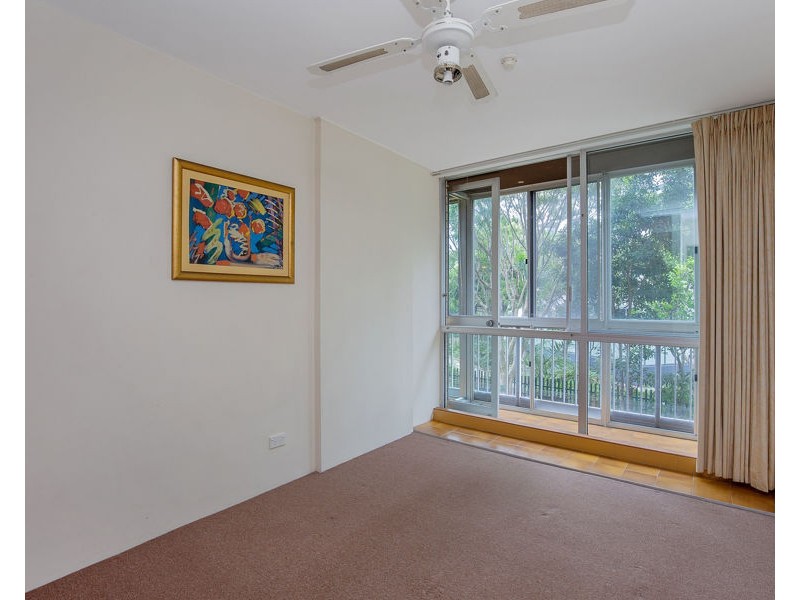 18 Queen Street, Southport QLD 4215