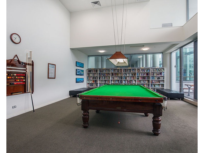 1009/1 Como Crescent, Southport QLD 4215