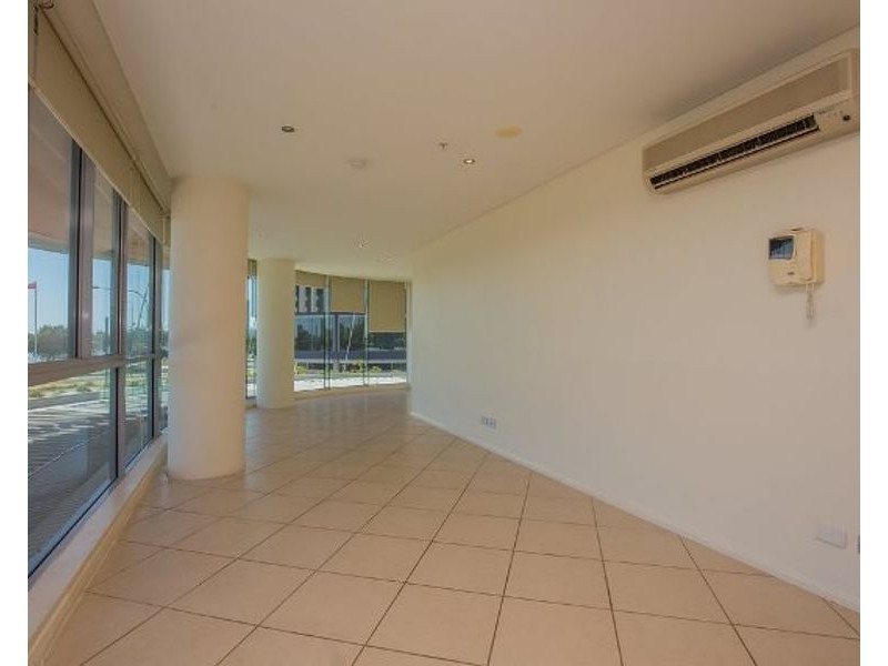 1 Como Crescent, Southport QLD 4215