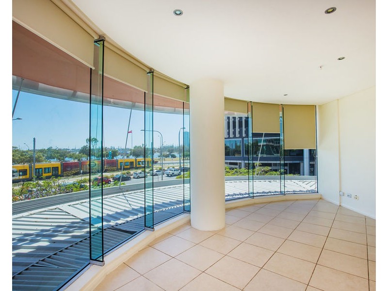 1 Como Crescent, Southport QLD 4215