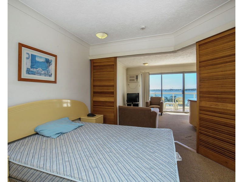 54/106 Marine Parade, Southport QLD 4215