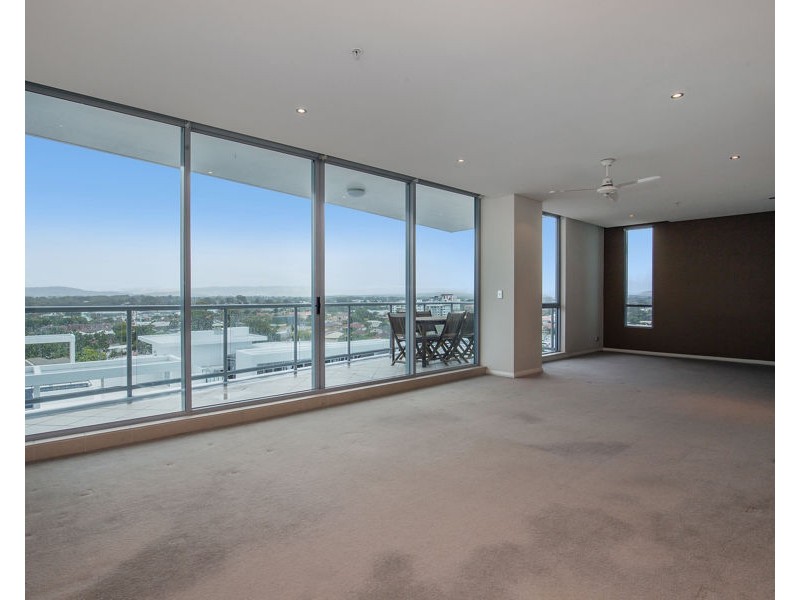 1602/1 Como Crescent, Southport QLD 4215