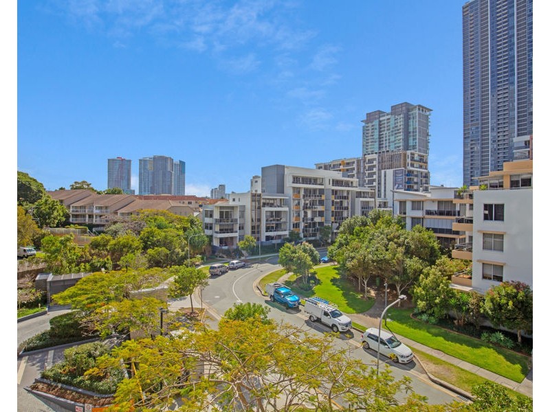 2 Aqua Street, Southport QLD 4215