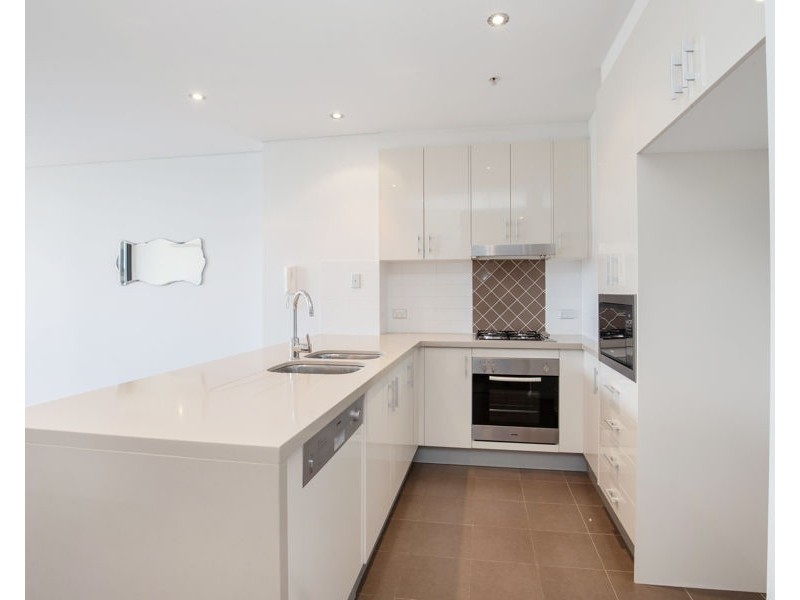 2 Aqua Street, Southport QLD 4215