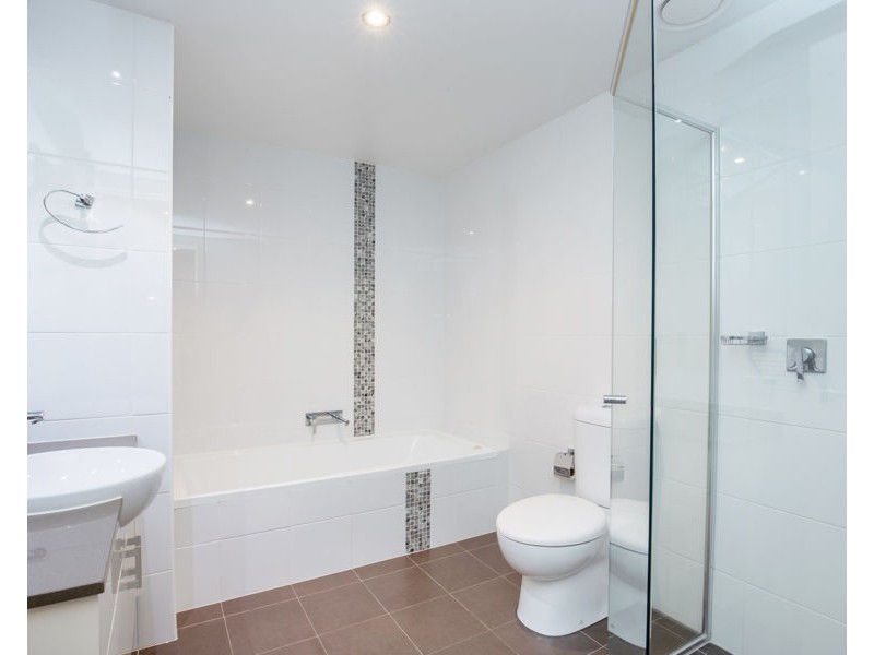 2 Aqua Street, Southport QLD 4215