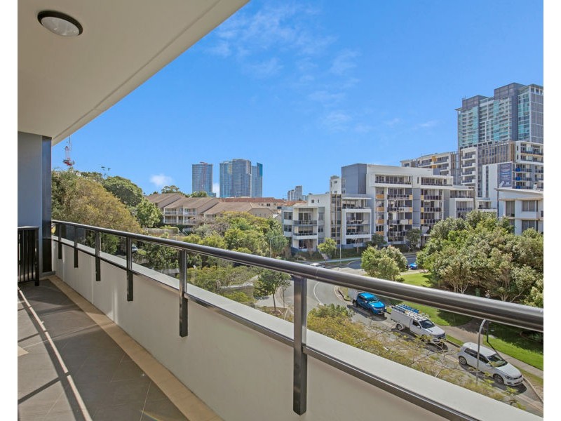 2 Aqua Street, Southport QLD 4215