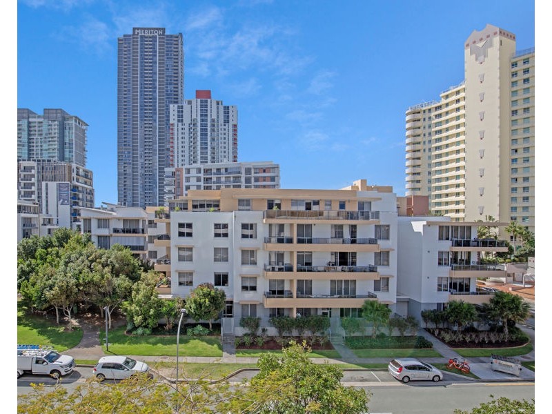 2 Aqua Street, Southport QLD 4215