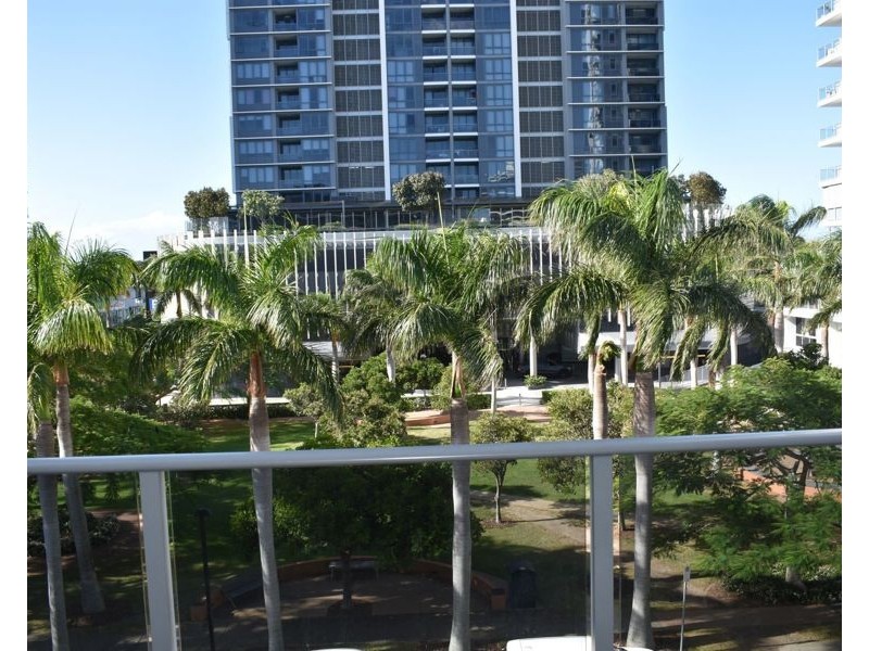 6 Aqua Street, Southport QLD 4215