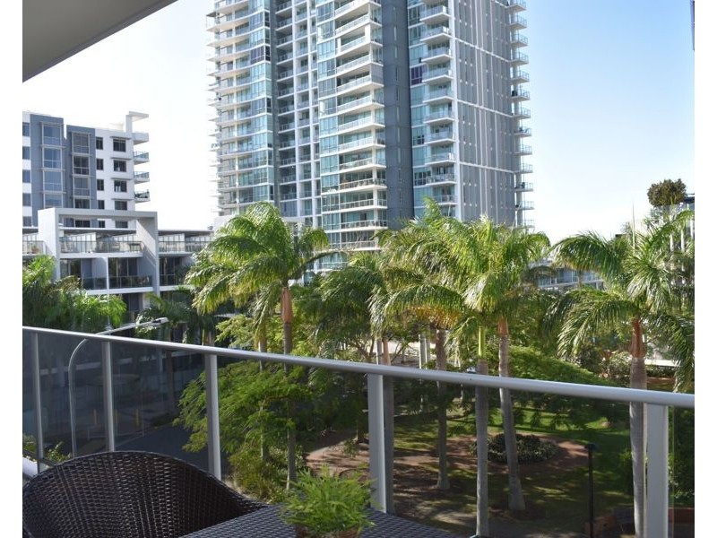 6 Aqua Street, Southport QLD 4215