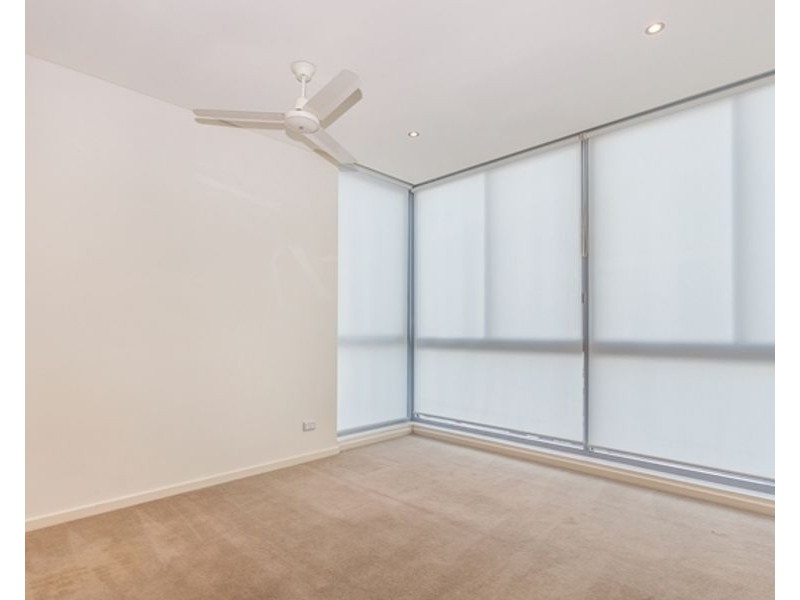 902/1 Como Crescent, Southport QLD 4215