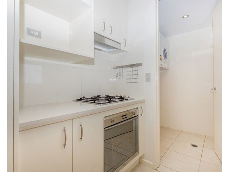 902/1 Como Crescent, Southport QLD 4215