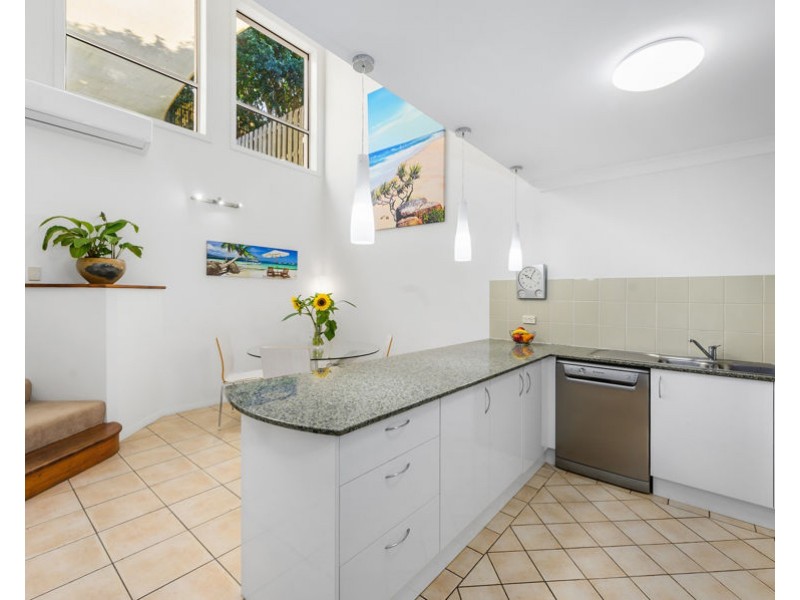 4/24-26 Brighton Parade, Southport QLD 4215