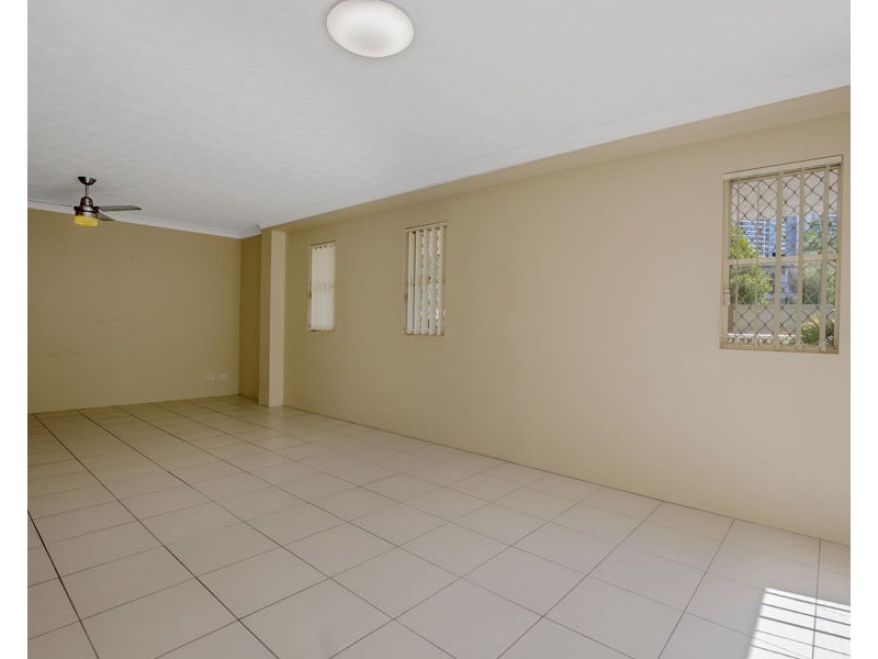4/64-66 Queen Street, Southport QLD 4215
