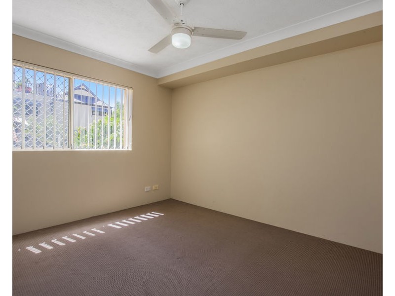 4/64-66 Queen Street, Southport QLD 4215