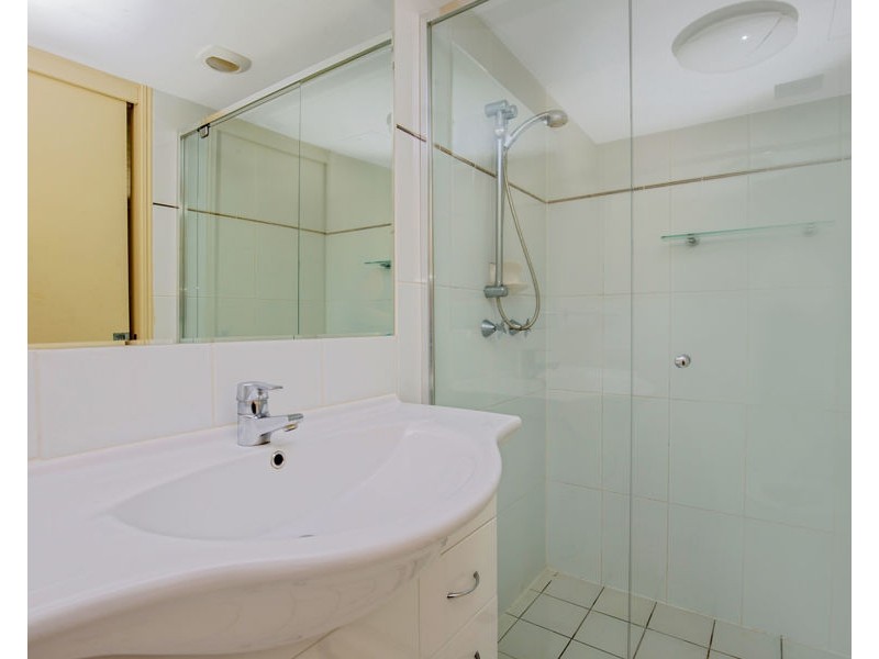 4/64-66 Queen Street, Southport QLD 4215