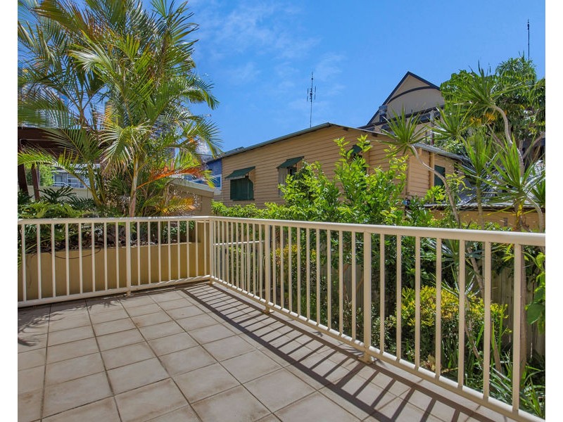 4/64-66 Queen Street, Southport QLD 4215